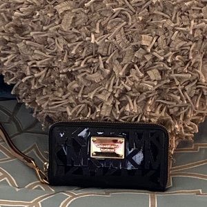 Micheal Kors Wristlet